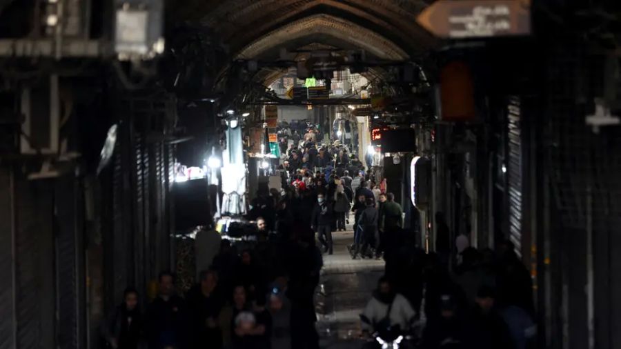 180 kentte 512 protesto. İran'da internet kesintisi 36. saatinde