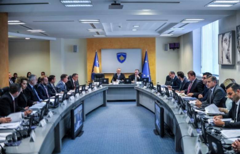 Haradinaj Bazı Kamu Şirketlerin Müdürlerini Görevden Aldı