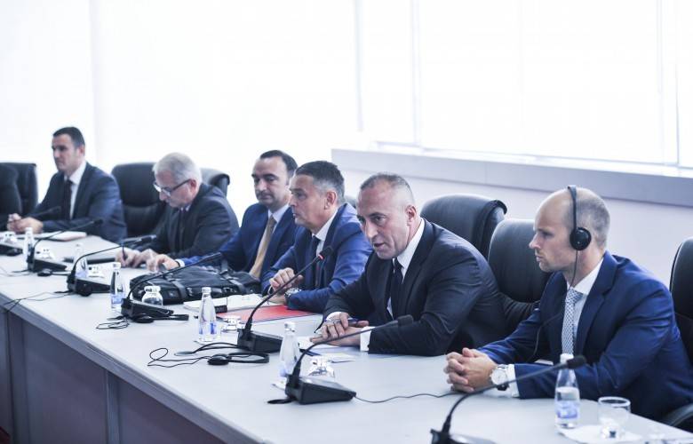 Haradinaj İşletmeler Temsilcileriyle Sorunlarını Görüştü