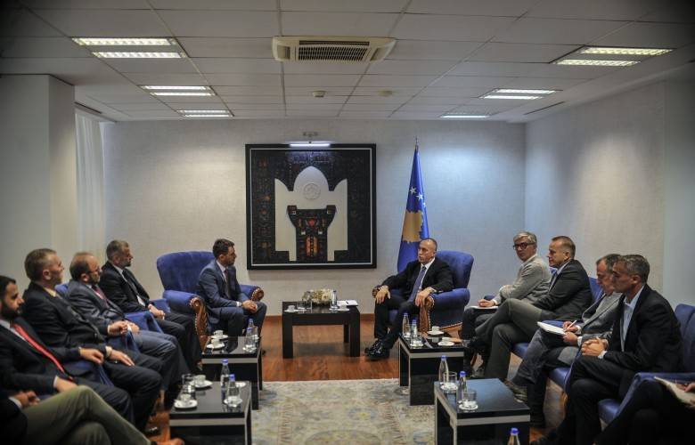 Haradinaj, Priştine İslam Birliği Yetkilerini Kabul Etti