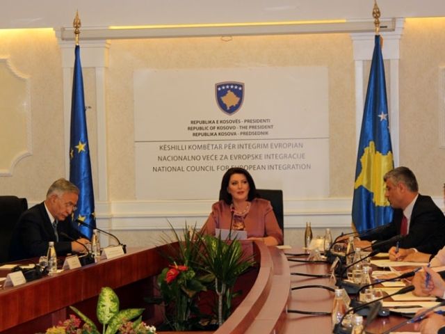 Kosova'nın Üç Lideri Aynı Anda Yurt Dışında