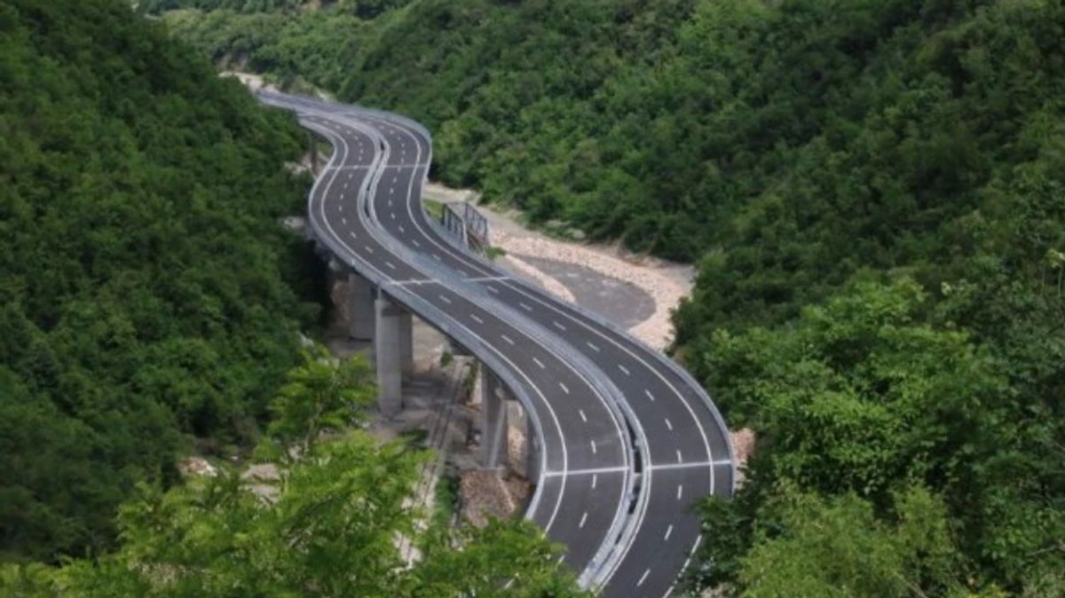 20 Tonun Üzerindeki Yük Araçlarına Pazar Günü Trafik Kısıtlaması Uygulanmayacak