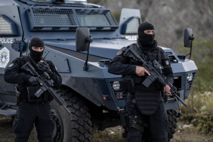 Leposaviç’te Boş Bir Eve Baskın: Silah ve Mühimmat Ele Geçirildi