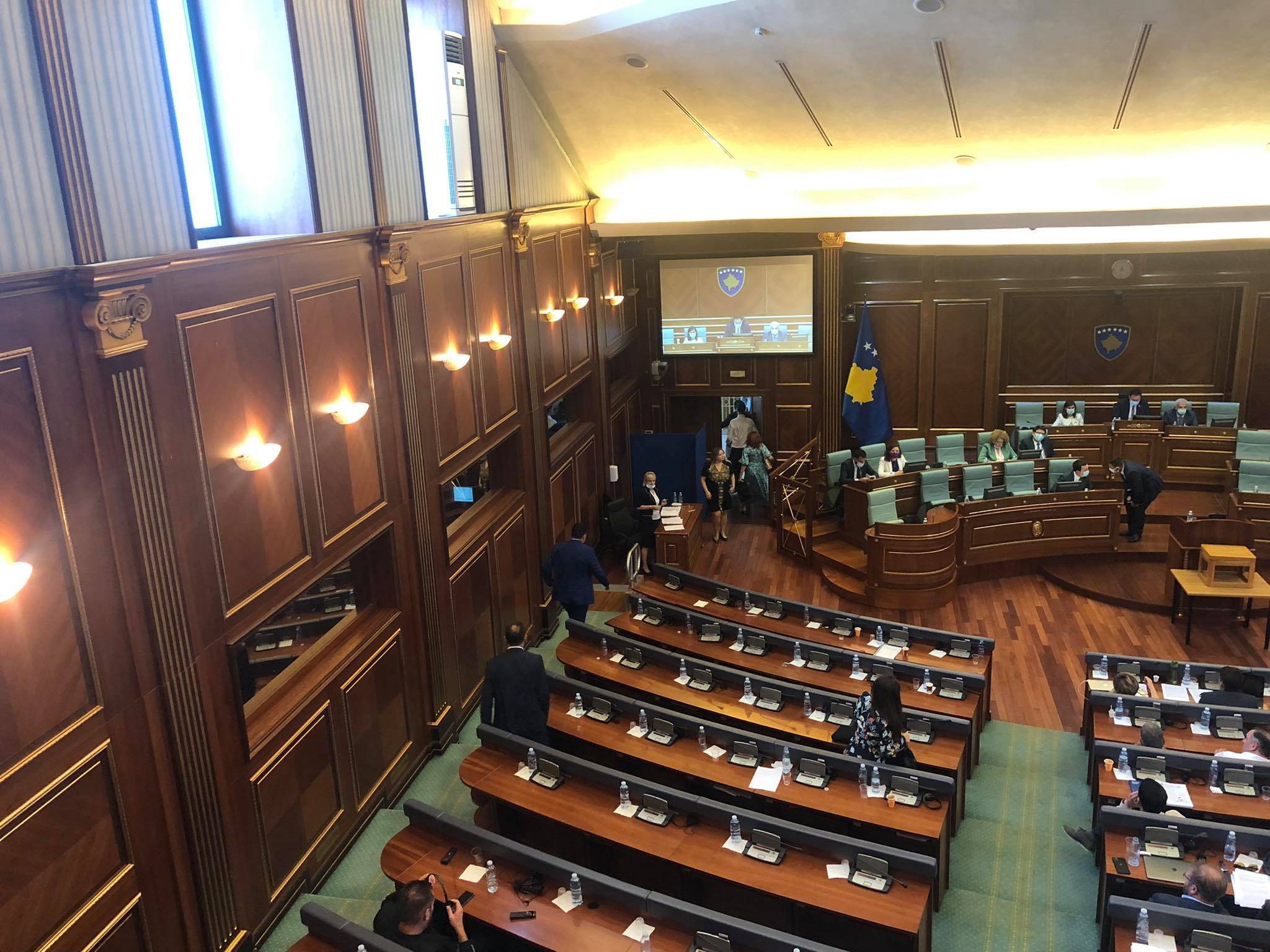 Muhalefet, Meclis Salonunu Terk Etti