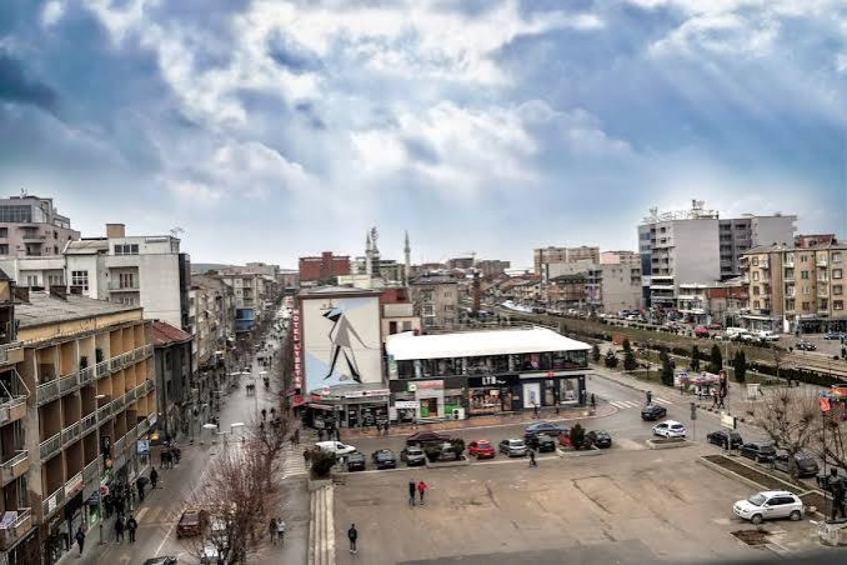 Ferizovik’te Kendini Yakmaya Çalıştığı İddia Edilen Bir Kişi Yaralandı