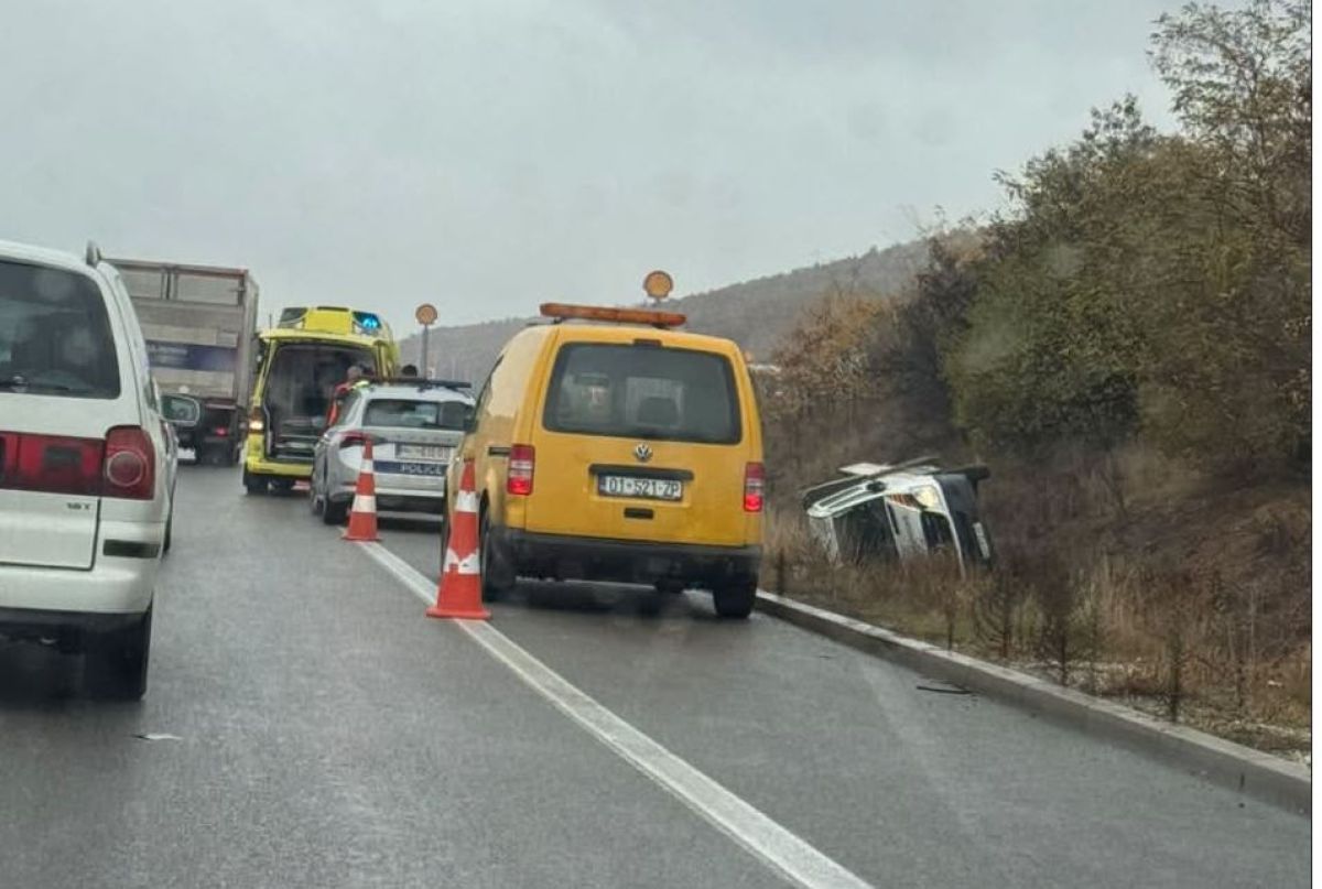 Priştine-İpek Yolunda Zincirleme Kaza: Yaralılar Var