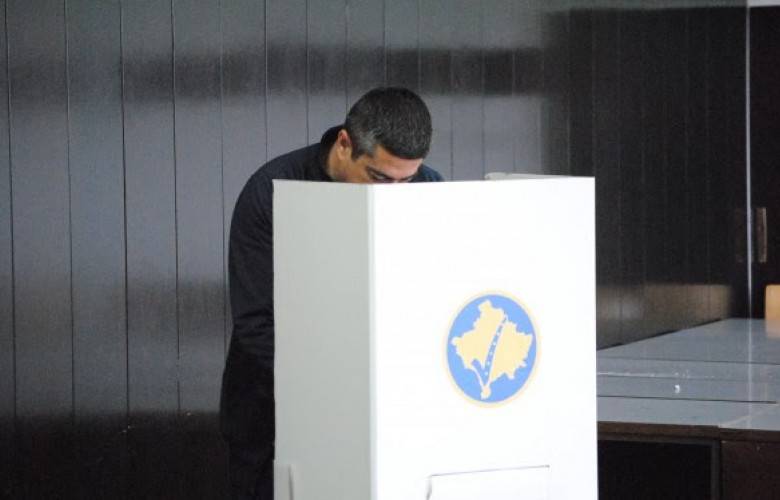PDK,  Prizren; LDK ise Priştine İçin İtiraz Etti