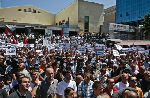 Vetvendosje: Ülke Hırsızlardan Kurtulsun