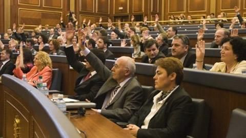 Milletvekili Yasası'nın İptali,  Memnuniyetle Karşılandı