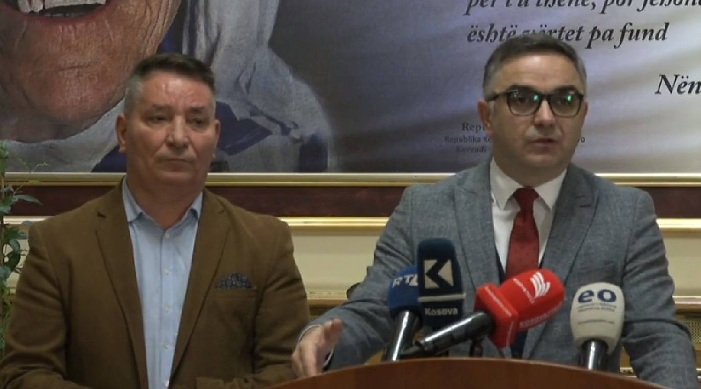 AAK, Emeklilerin Taleplerini Destekliyor