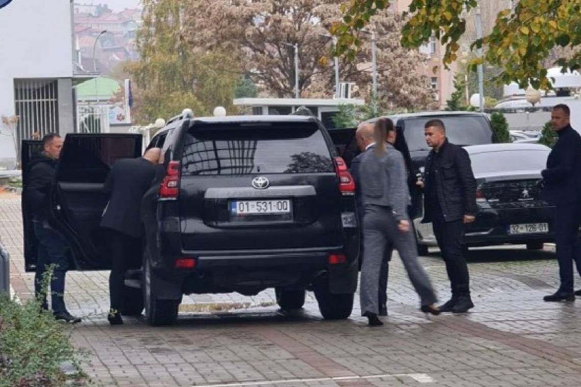 Haradinaj, Başbakanın Muhalefet Liderleriyle Toplantısını Terk Etti