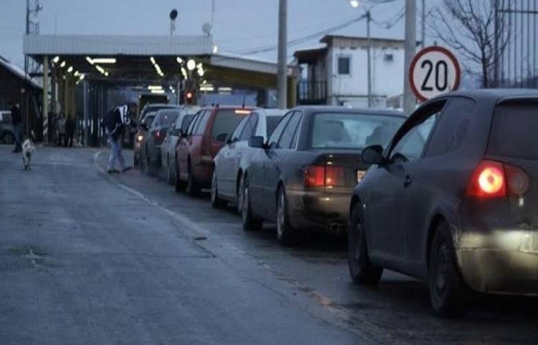 Sınırda 4 Kilometre Araç Kuyruğu Oluştu