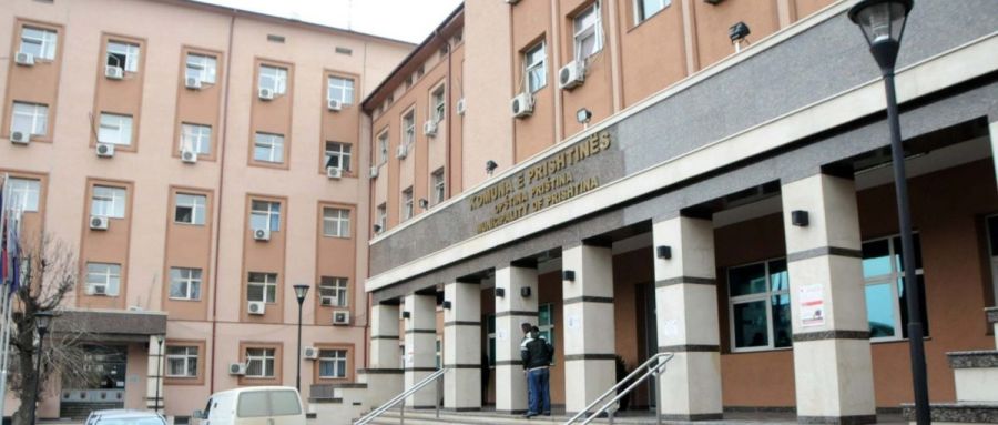 Priştine Belediyesi’nde Rüşvetten Tutuklanan Üç Yetkiliye 48 Saatlik Gözaltı