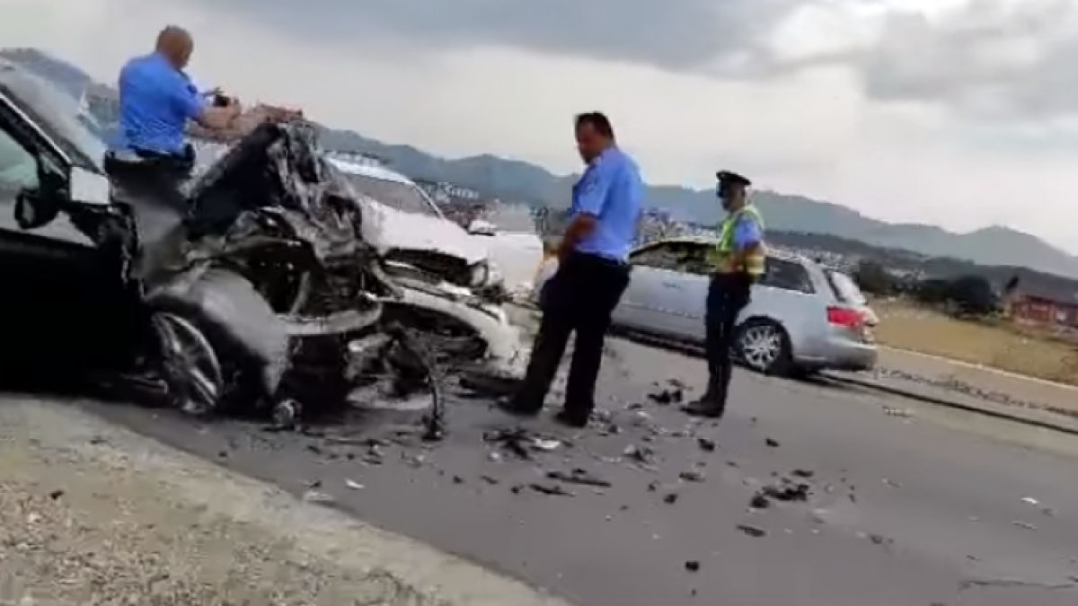 Komoran’da Ağır Trafik Kazası: Bir Araç Hurdaya Döndü