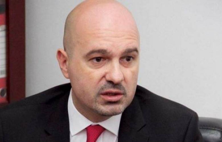 Polisler Telekom Müdürünü Darp Etti