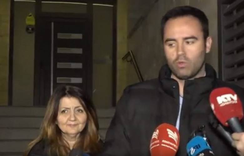 Vetëvendosje Hareketi, Yetkililerin İstifalarını Kabul Etmiyor