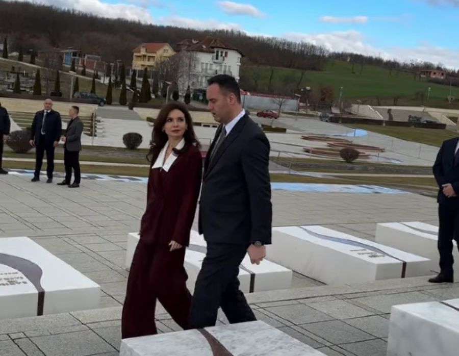 Spiropali ve Konjufca Prekaz’da Saygı Duruşunda Bulundu