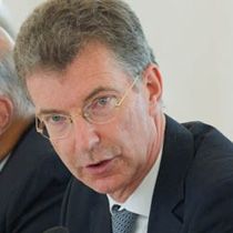 Merkel'in Baş Danışmanı Veselinoviç İçin Belgrat'a Gitti
