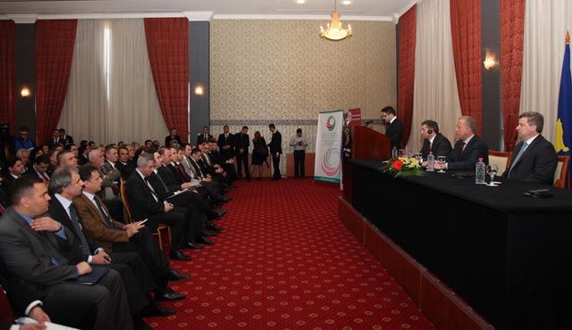 Makedonya ile Engeller Kaldırılmalı