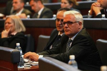 Grabovci, Telekulak Skandalı İçin Vatandaşlardan Özür Diledi