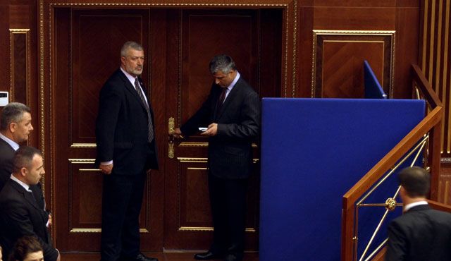 Thaçi İstifasını Verdi, Ancak...