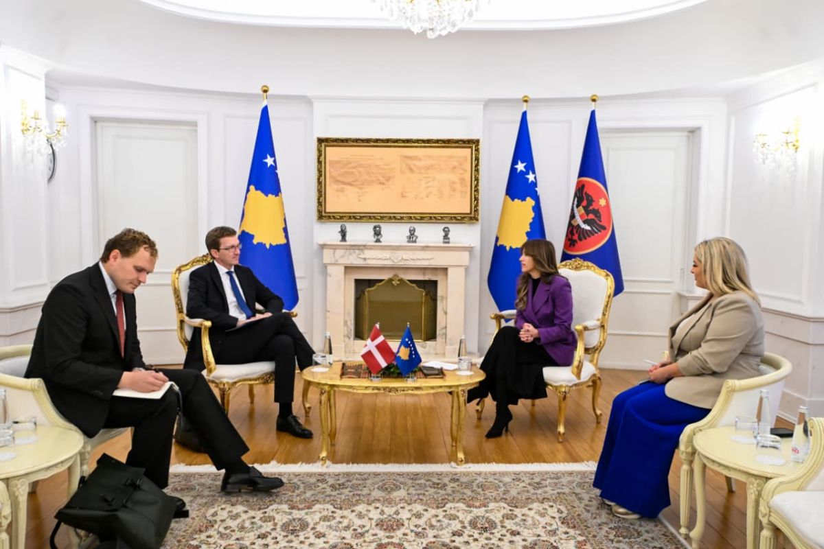 Haxhiu, Danimarka’nın Priştine Büyükelçisi Gronbech-Jensen’i Kabul Etti