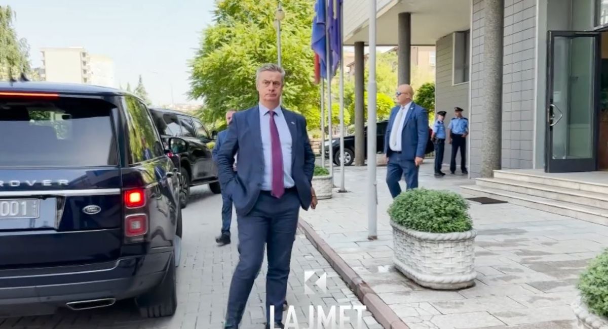 Kosova'nın Yeni Kurumlara Acil İhtiyacı Var