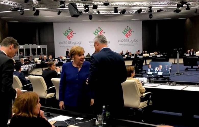 Thaçi Sofya’da Merkel ile Bir Araya Geldi