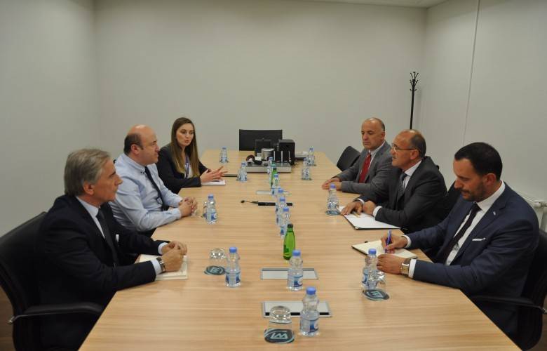 Bakan Gashi Priştine Havalimanı’nı Ziyaret Etti