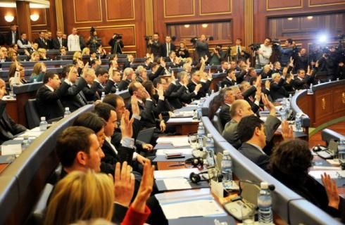 Kosova Meclisi Milletvekillerine 60 Bin Avro Tutarında Laptoplar