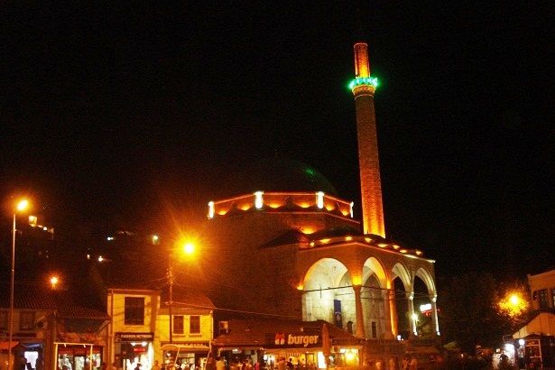 Bin Aydan Hayırlı Kadir Gecesi