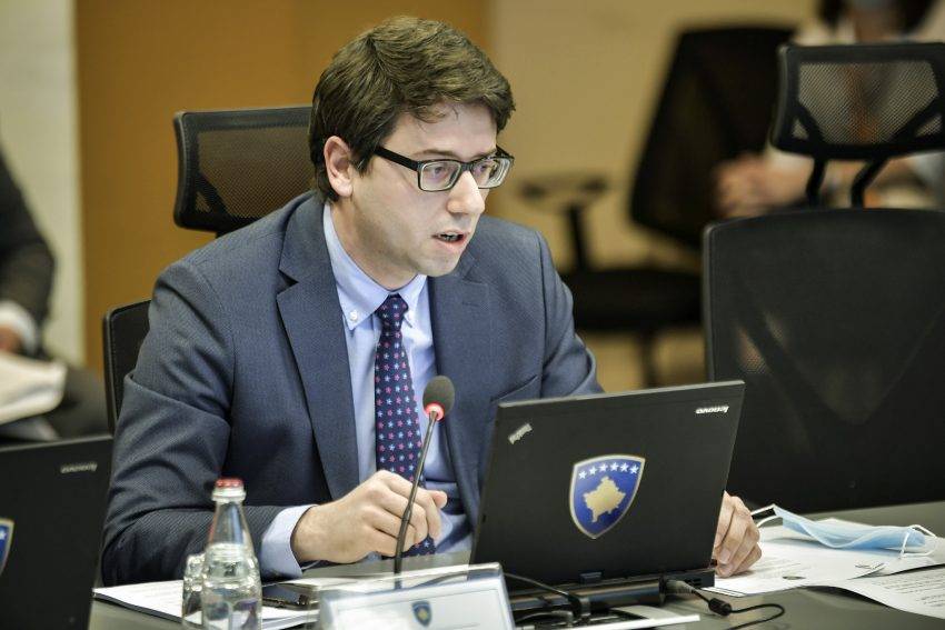 Hükümet, Sağlık Uzmanlarına 2.6 Milyon Euro Tahsis Etti