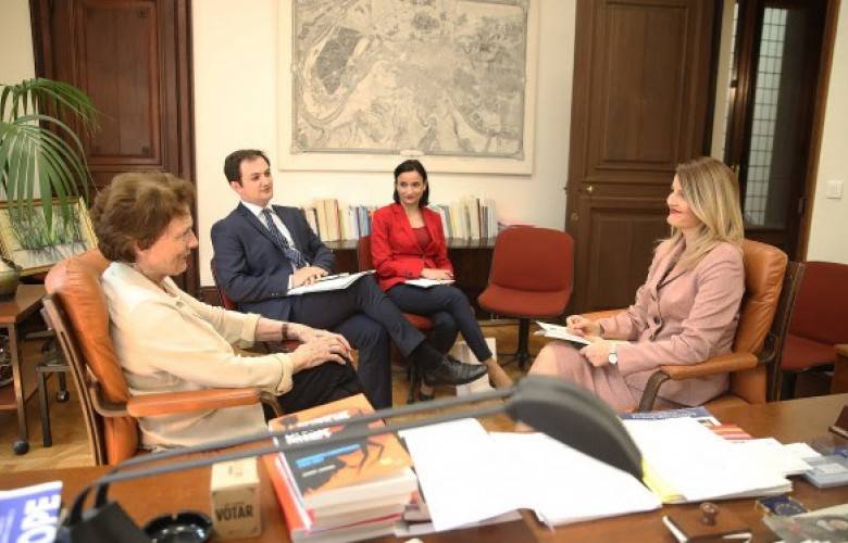 Hoxha Entegrasyon ve Vizeler için Paris’ten Destek Talep Etti