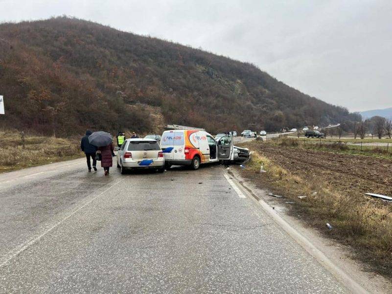 Priştine-Podujeva Karayolunda Kazada 2 Genç Hayatını Kaybetti