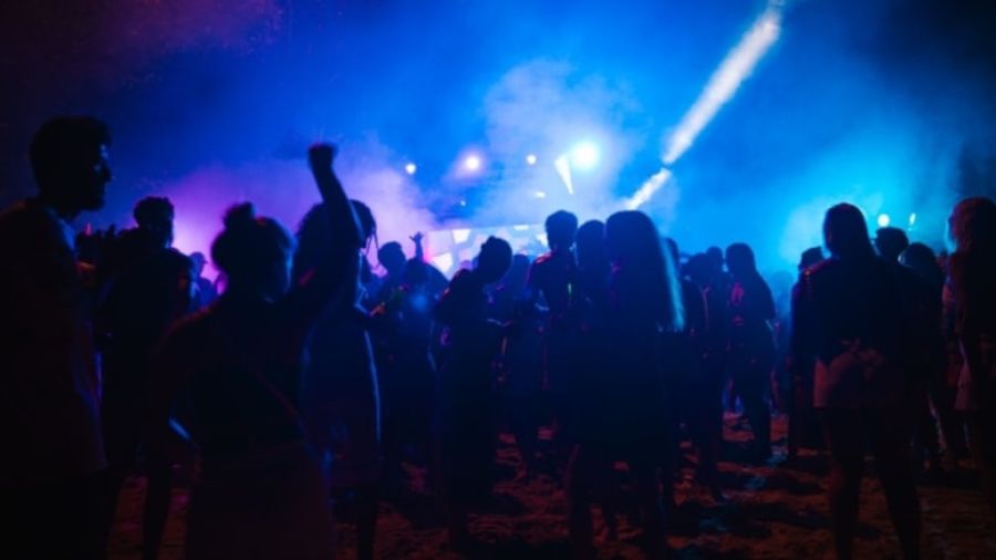 Eşcinsel gece kulübü açmayı planlayan adamı akıl hastanesine yatırdılar