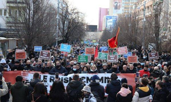 KMDLNJ: Anti-Covid Tedbirlerine Uyulmayan Protesto Barışçıldı