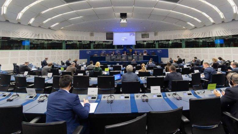 Kosova, Avrupa Parlamentosu’nda Vizelerin Kaldırılmasını Talep Etti