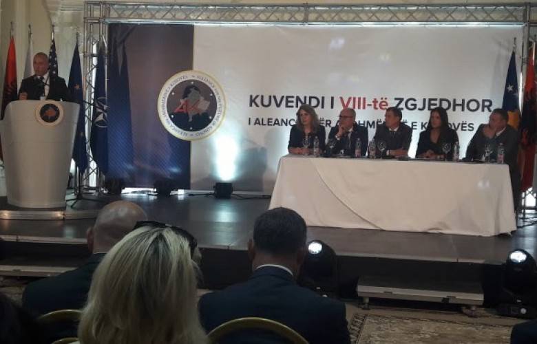 Ramush Haradinaj Güven Tazeledi