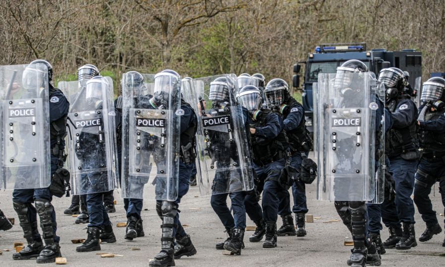 Kosova Polisi, AGİT İşbirliğiyle Ateşli Silah Eğitimi Gerçekleştirdi