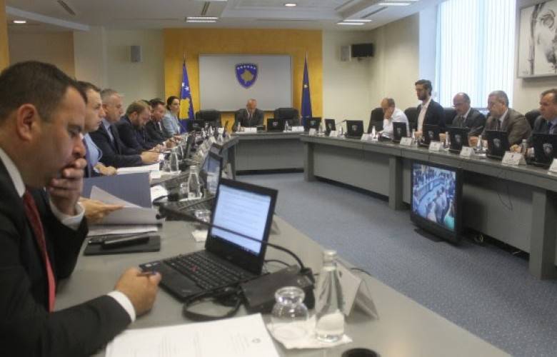 10 Gün İçinde Maaşlar Kanunlar Paketi Meclis’e Sevk Edilecek