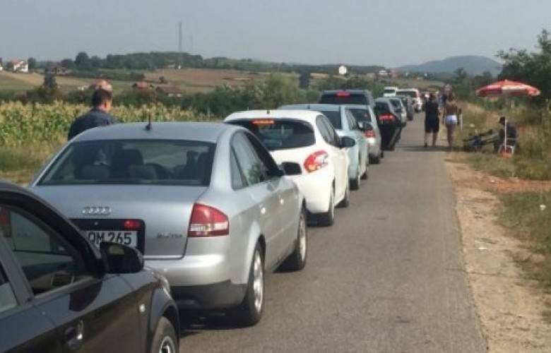 Merdare’de Tekrar Kuyruklar Oluştu