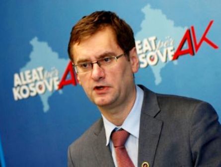 AAK, PDK İle Koalisyonu ve Sırbistan İle Müzakereleri destekliyor