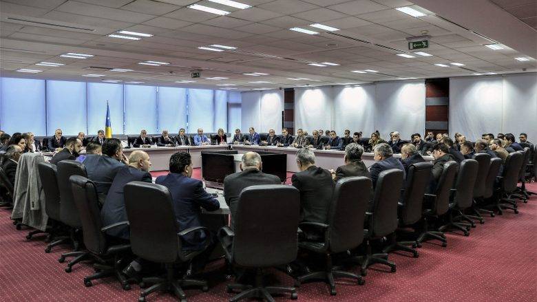 Haradinaj Bakan Yardımcılarından İş Raporları Talep Etti