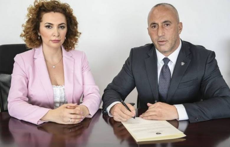 İstifa Eden Bakan Başbakan Danışmanı Oldu