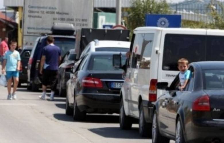Merdare’de Sınırda Bekleyişler 8 Saat