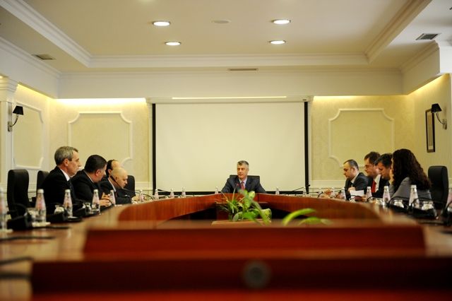 Thaçi, Parti Liderlerini Daçiç İle Görüşmesinden Bilgilendirdi