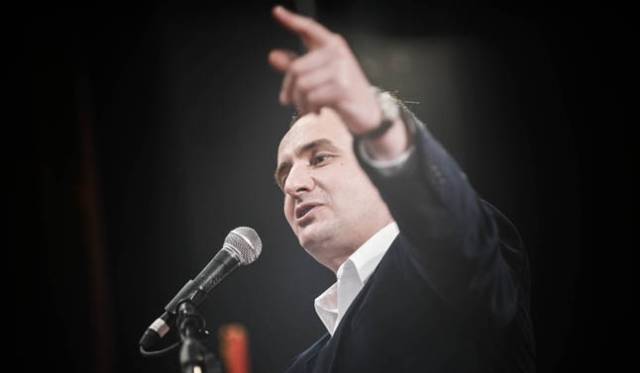 Kurti, Kosova'da Politik Depremlerin Olacağını Duyurdu