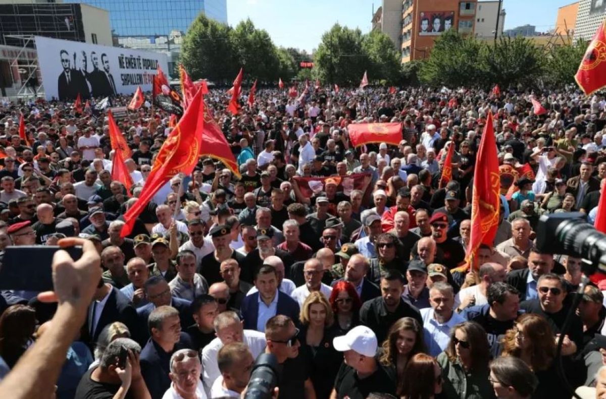 UÇK Destekçilerinin Protestosu Sona Erdi