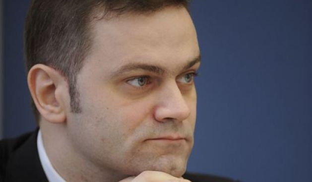 Stefanoviç,  Muhalefetin Hedefinde
