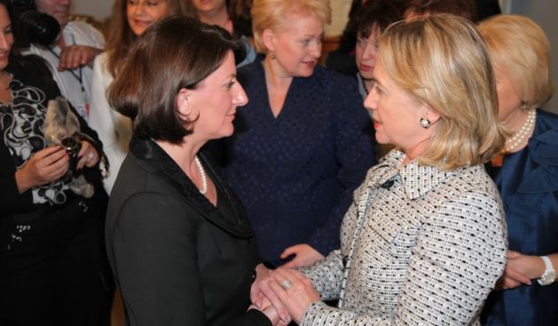 Clinton'dan Jahjaga ve Kosova'ya Destek